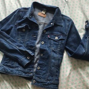 Levi’s denim jacket 😍